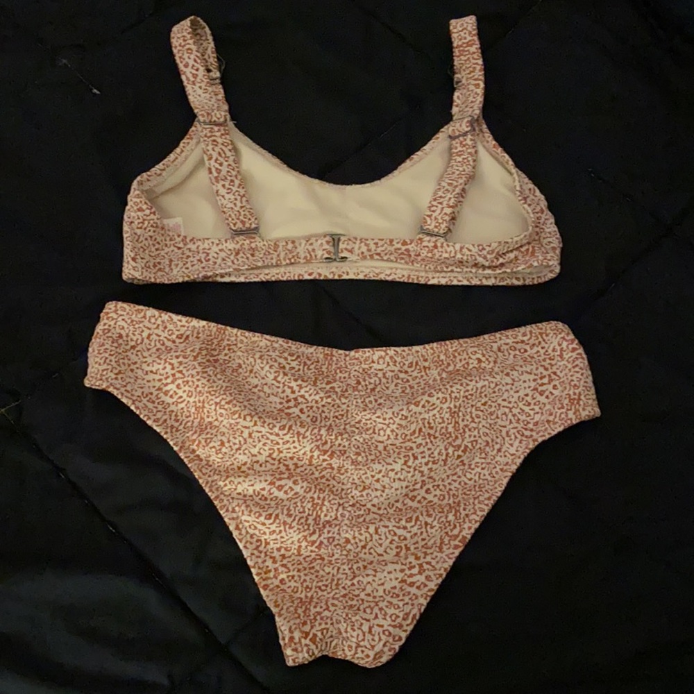 bikini - Picture 3 of 3